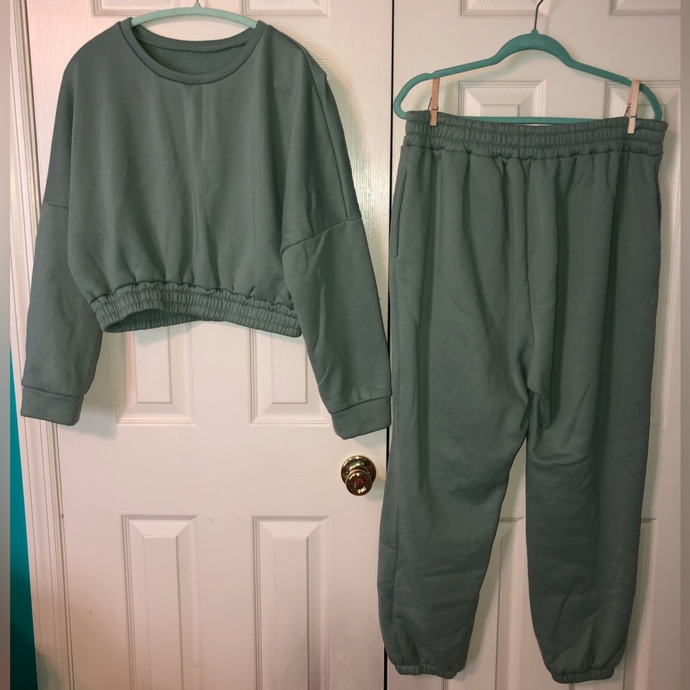 Fashion Nova Sweatsuit, Size: 1X, Color: Sage Green
